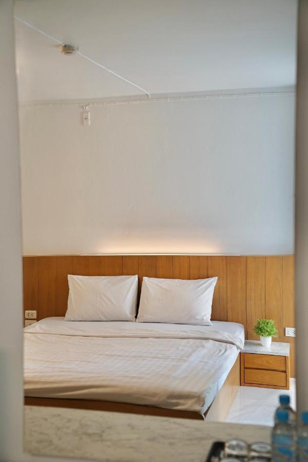 วิวเพลสแมนชั่น ลาดพร้าว 130 Hotel กรุงเทพมหานคร ภายนอก รูปภาพ