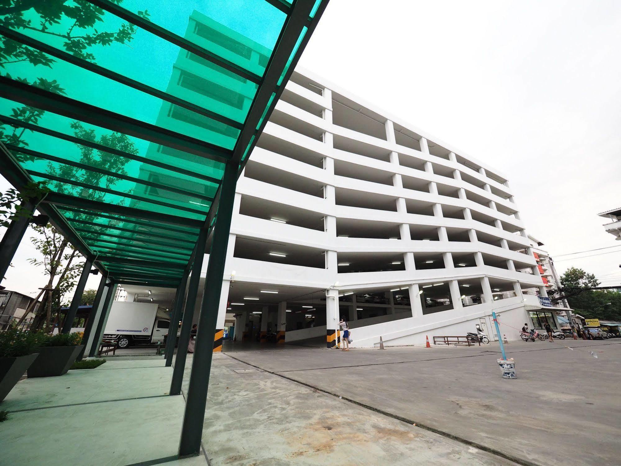 วิวเพลสแมนชั่น ลาดพร้าว 130 Hotel กรุงเทพมหานคร ภายนอก รูปภาพ
